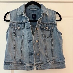 Gap Women’s Light Wash Blue Denim Vest